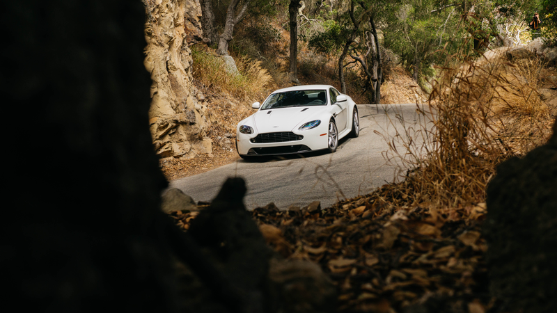 Illustration for article titled Wallpaper: Aston Martin V8 Vantage GTS
